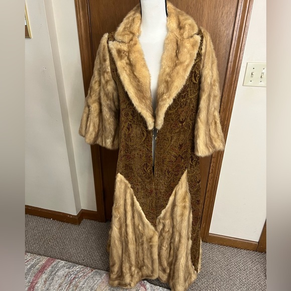 Jackets & Blazers - Vintage Tapestry Coat With Fur Trim